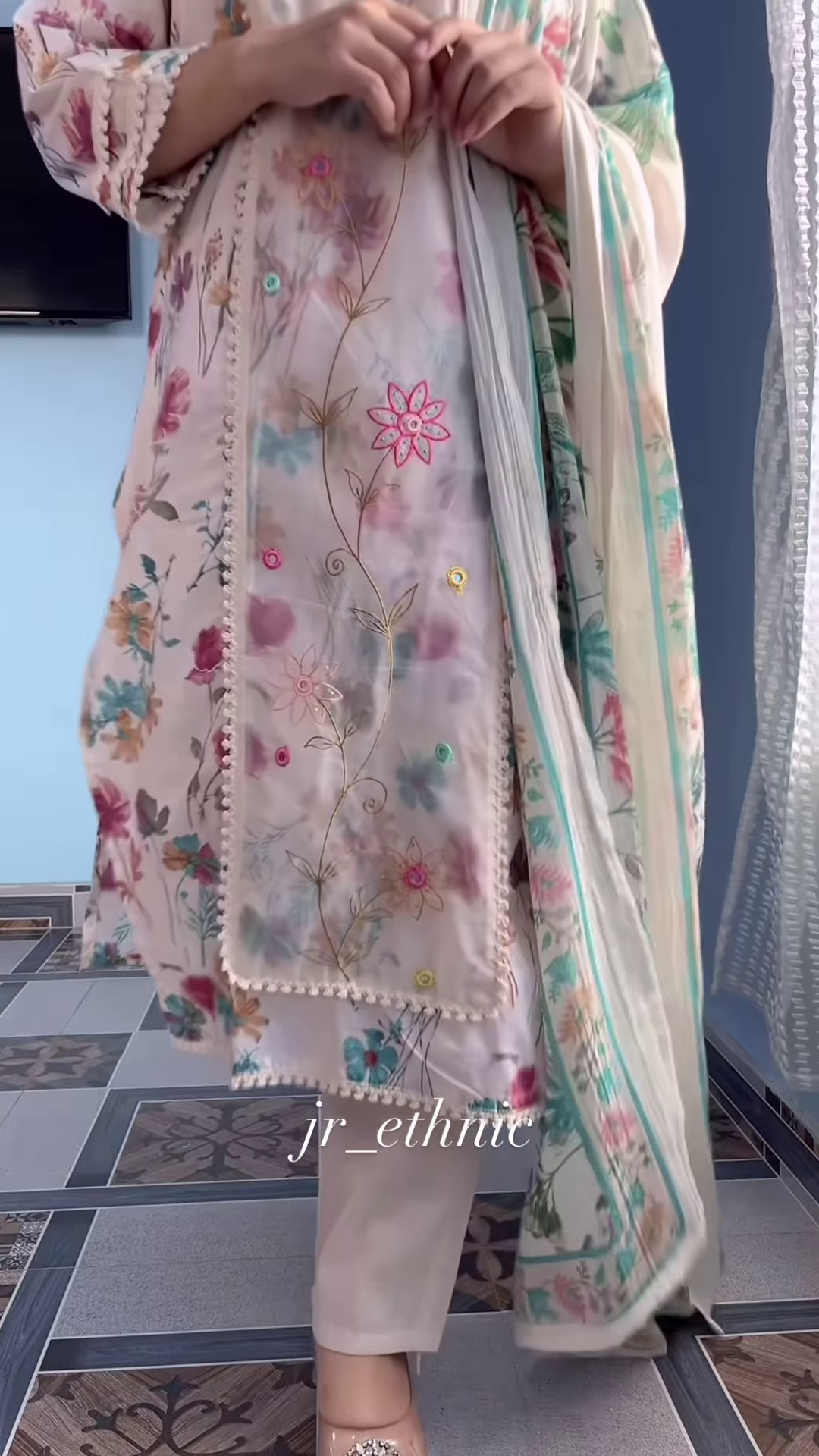 Elegant Floral Print Kurti Set with Dupatta – Women’s Pastel Ethnic Wear