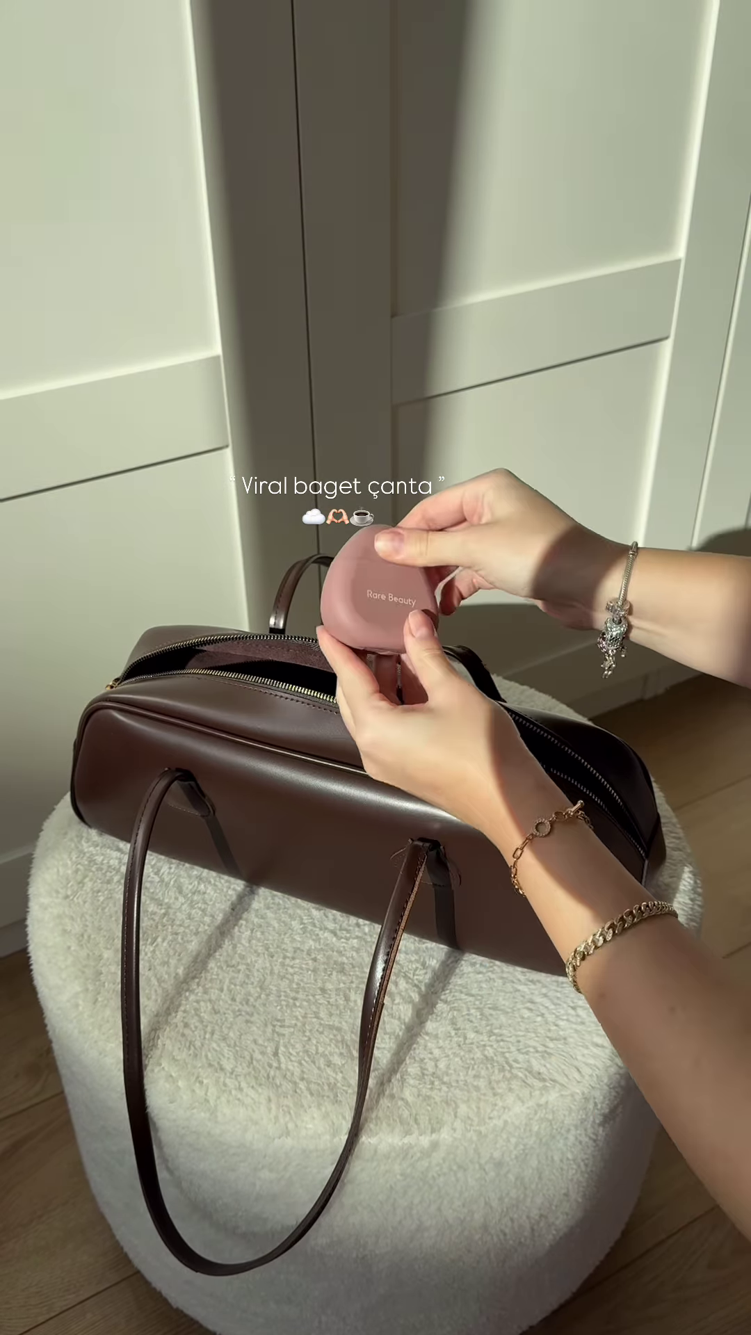 Viral Baguette Shoulder Bag – Minimalist & Elegant Charm