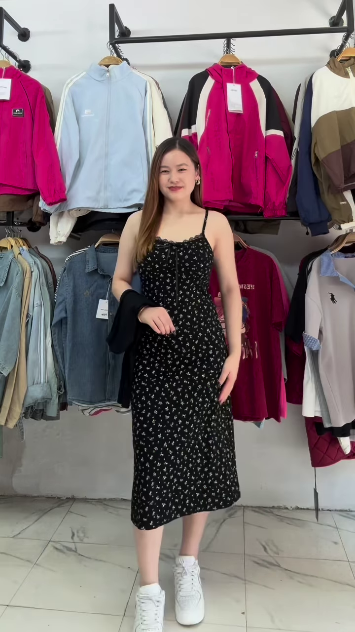 ๐ธ Charming Navy Blue Floral Midi Dress with Grey Cardigan Ensemble ๐ผ