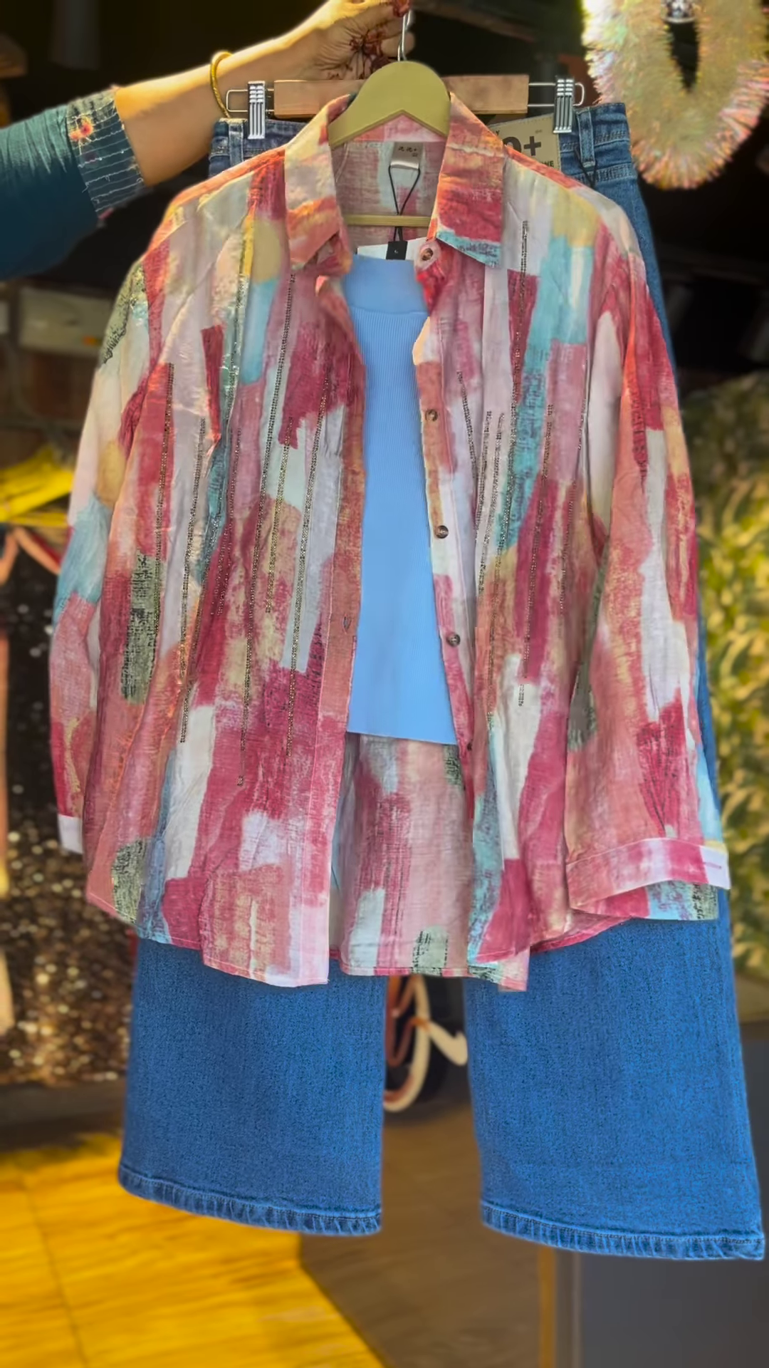 π¨ Artistic Abstract Print Oversized Shirt, Light Blue Top & Wide-Leg Jeans Ensemble π