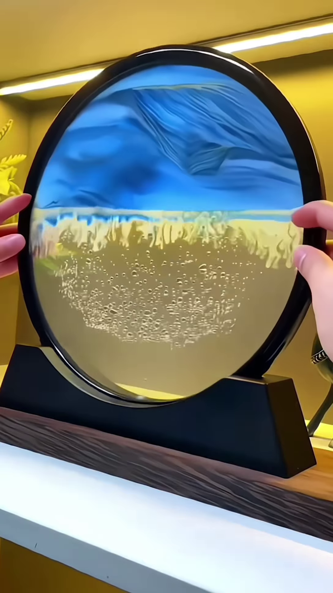 360° Rotating Sand Art Frame – Hypnotic Motion Landscape for Home & Office Decor