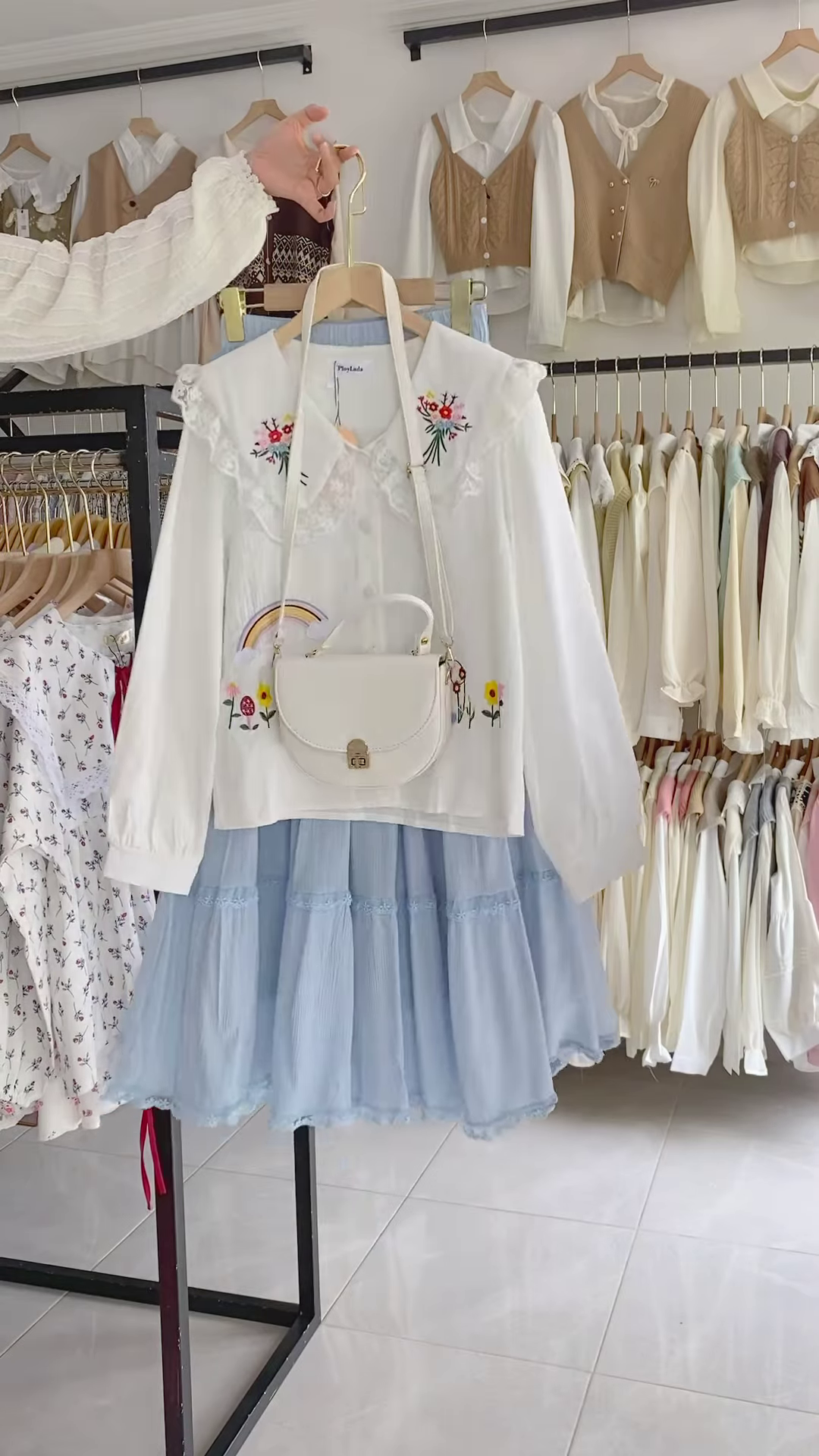 Charming Women’s Embroidered Blouse and Layered Tulle Skirt Outfit with Crossbody Bag