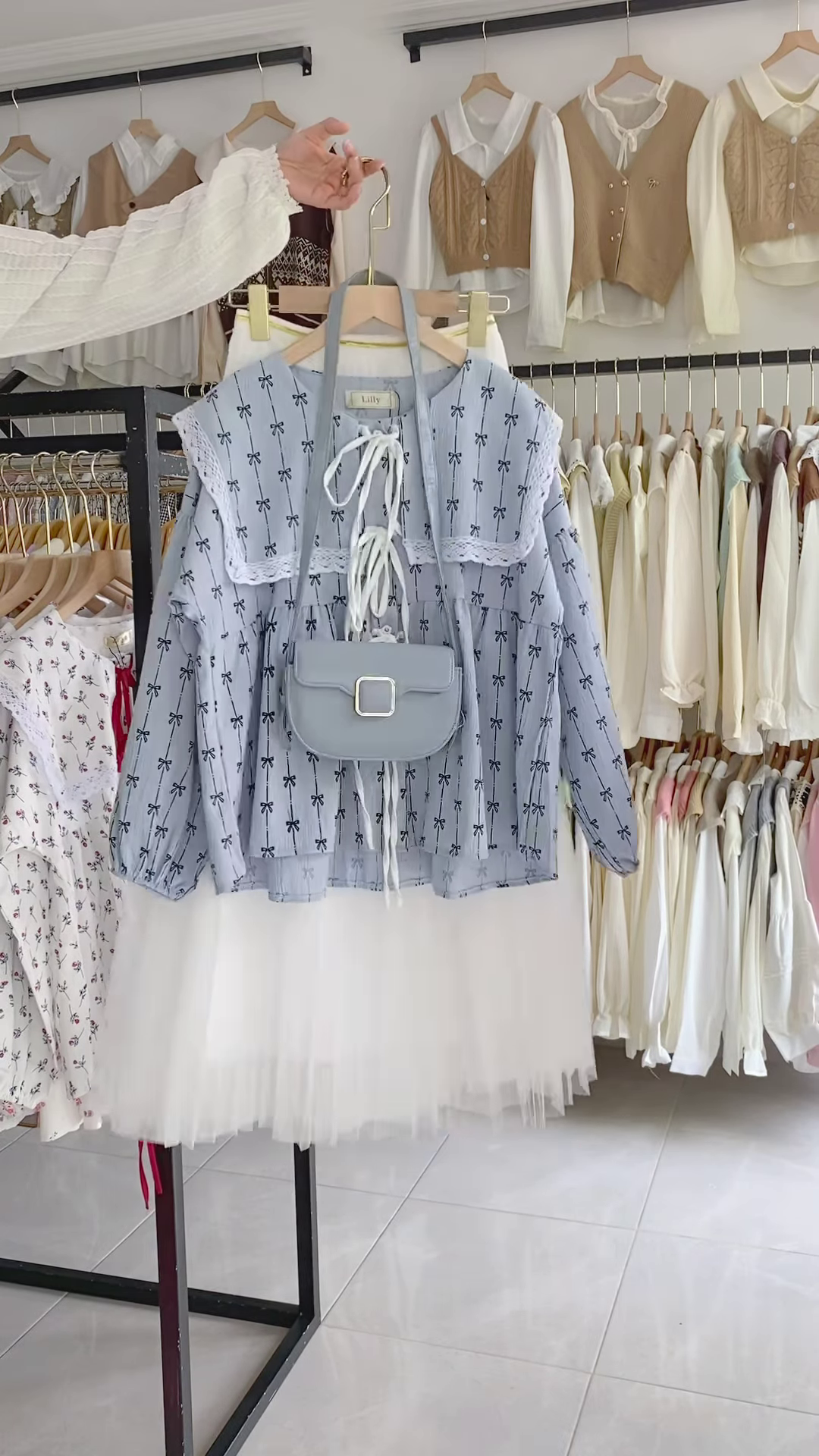 Charming Women’s Embroidered Blouse and Layered Tulle Skirt Outfit with Crossbody Bag