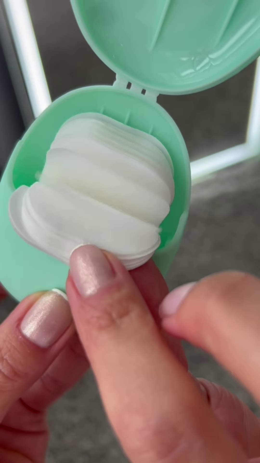 Convenient Disposable Paper Soap Sheets for Travel and On-the-Go Handwashing
