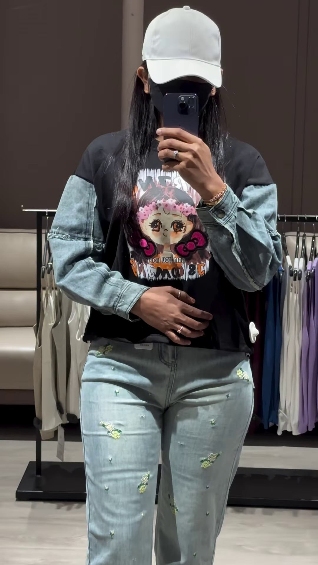 Casual Graphic Sweatshirt with Denim Sleeves and Embroidered Jeans Outfit