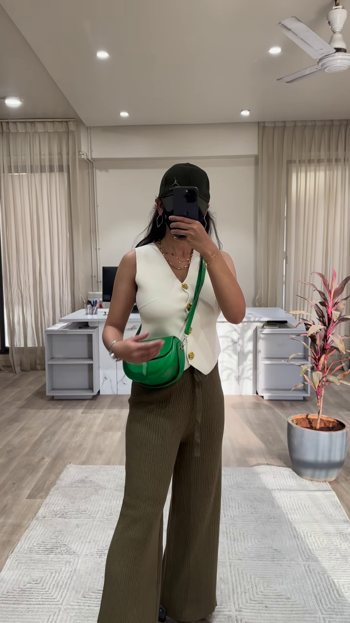 Chic Sleeveless Knit Top with Button Front and Wide-Leg Knit Pants Outfit