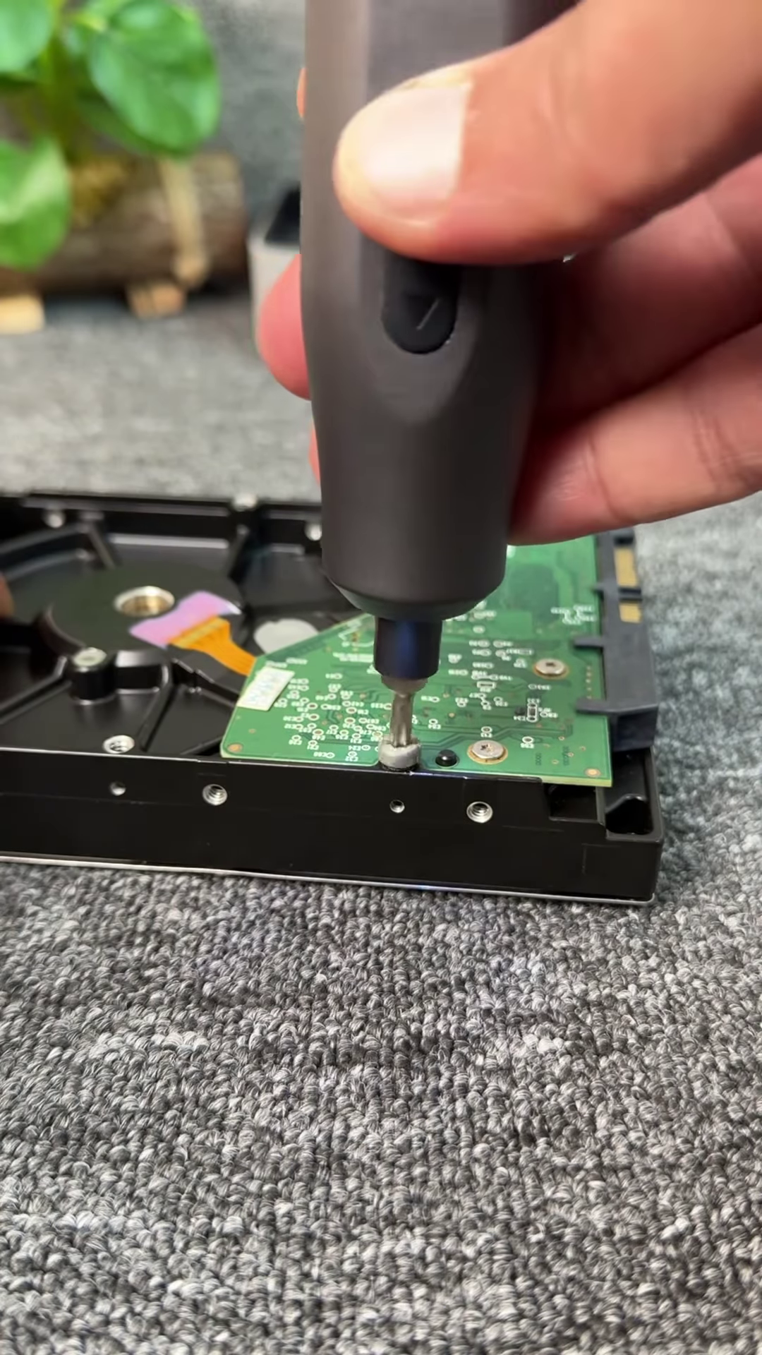 Compact Rechargeable Electric Screwdriver Set for DIY and Home Repair