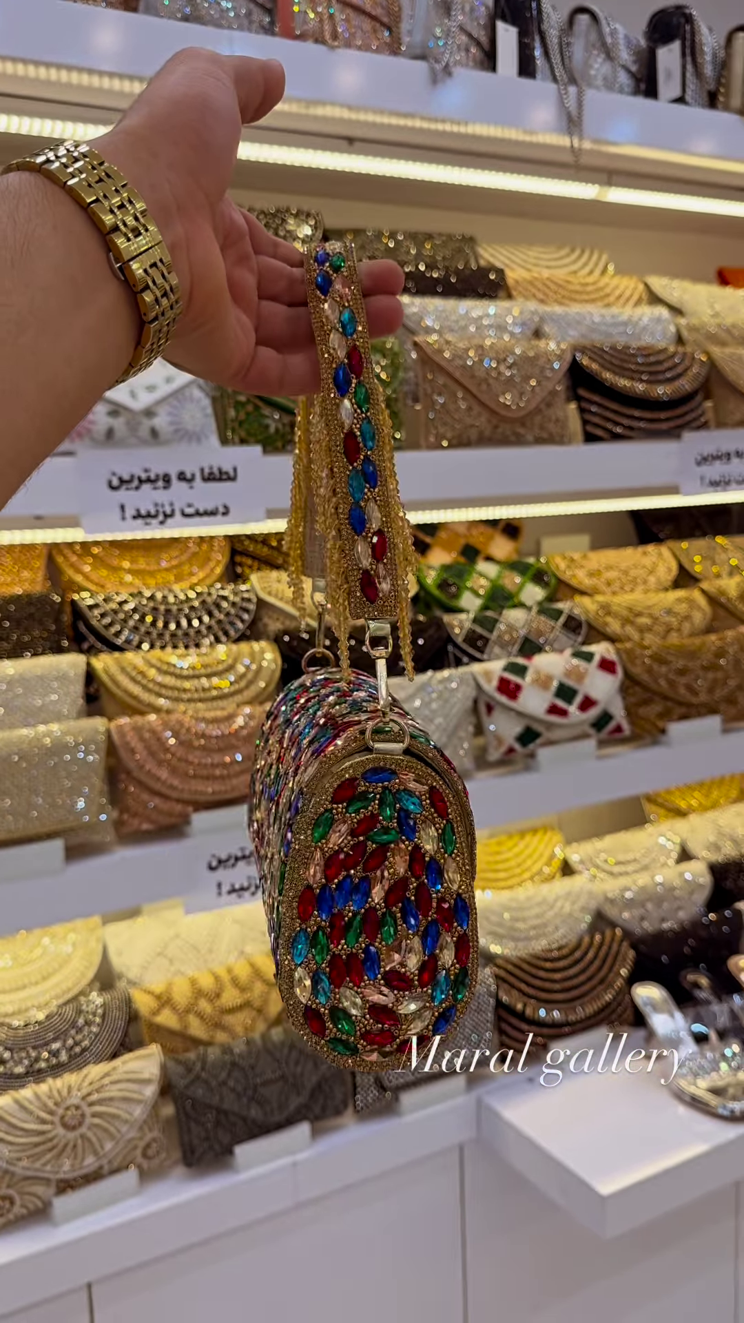 Dazzling Embellished Clutch Bag with Chain Strap for Evening Occasions