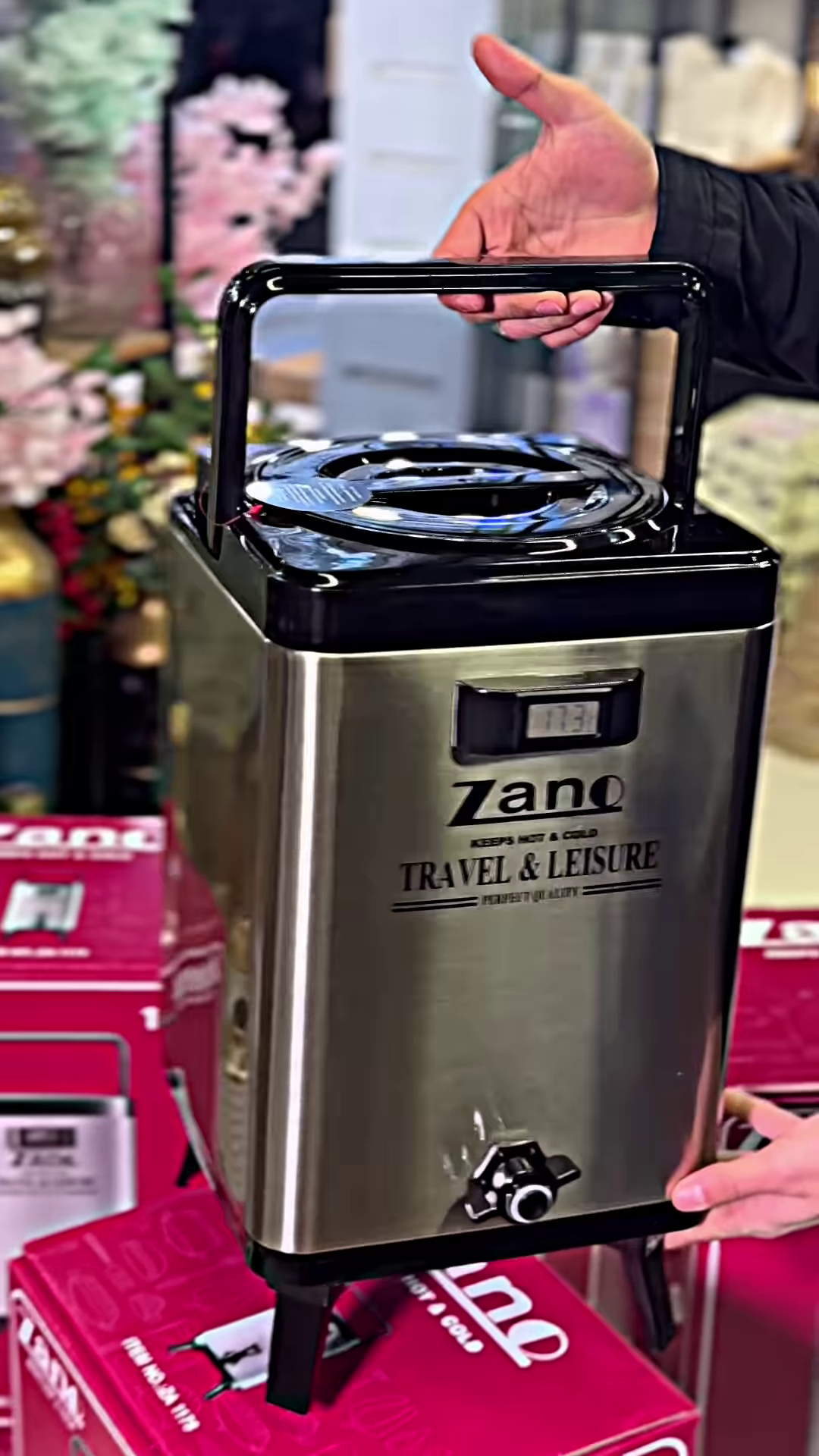 17.8L Portable Hot and Cold Water Dispenser for Travel and Leisure