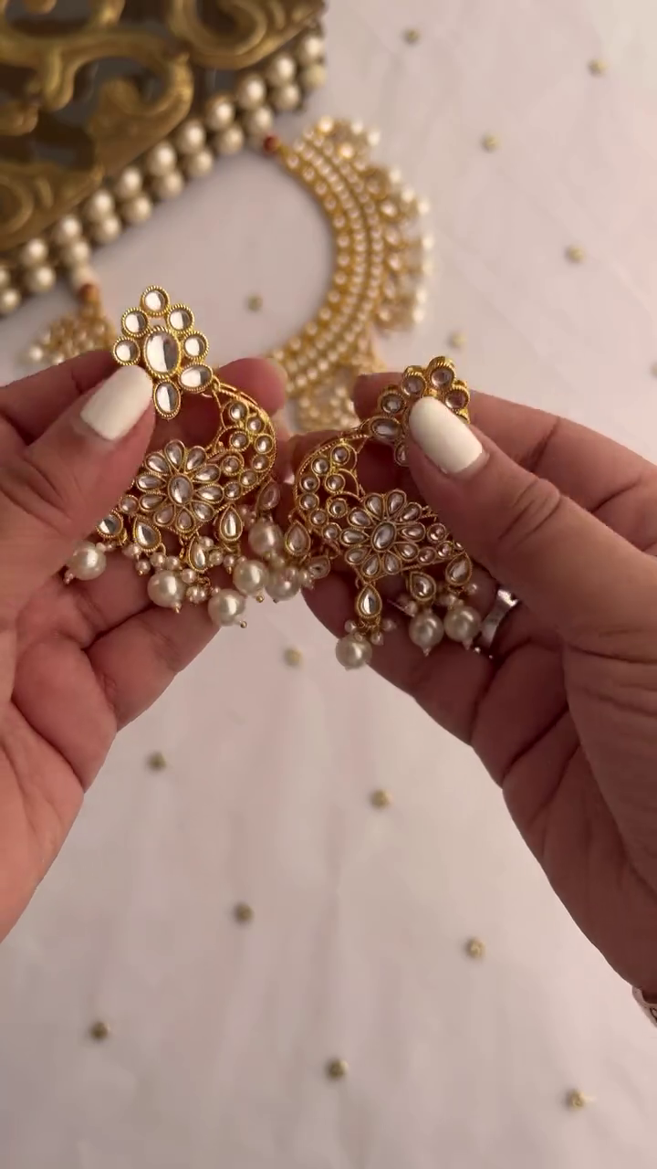 Elegant Gold-Toned Kundan Necklace Set with Pearl Drops