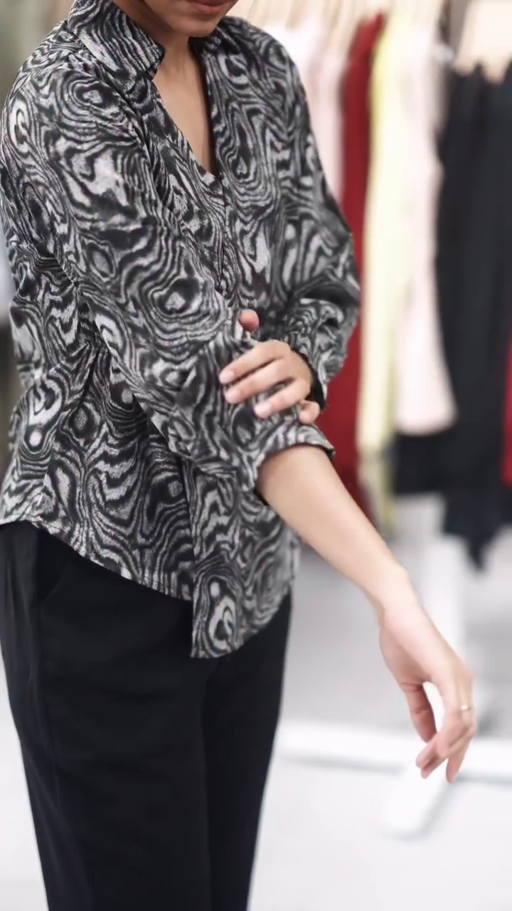 Women's Abstract Printed Button-Down Shirt