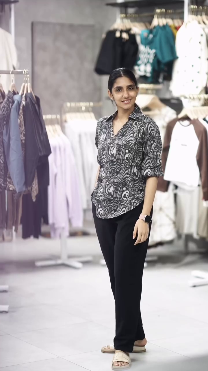 Women's Abstract Printed Button-Down Shirt