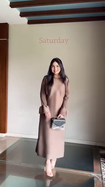 Pleated Wide-Leg Pants & Oversized Top