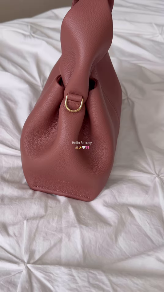 “Chic Elegance: The Everyday Shoulder Companion”