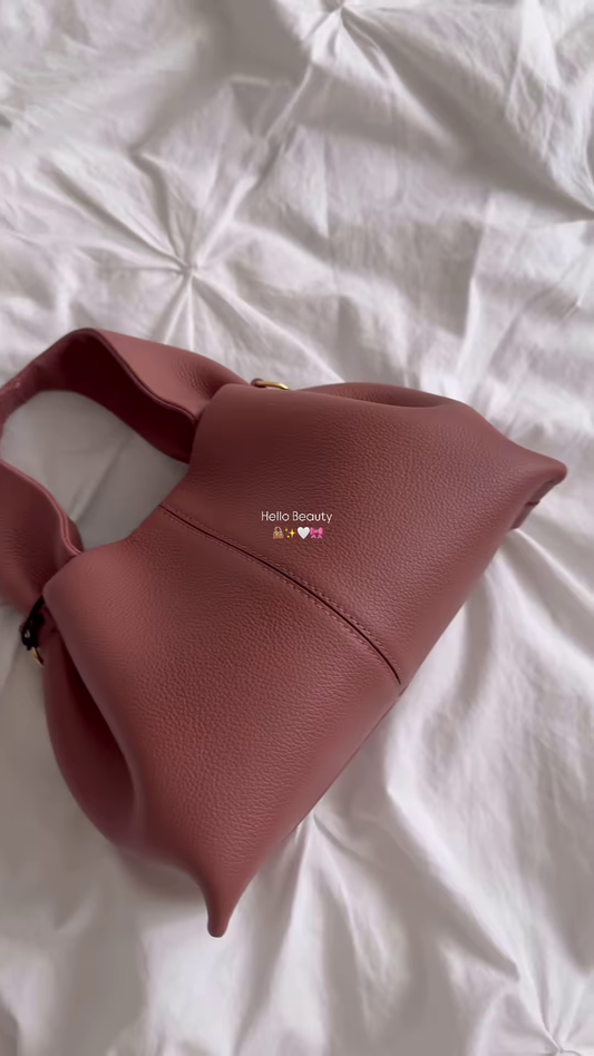 “Chic Elegance: The Everyday Shoulder Companion”