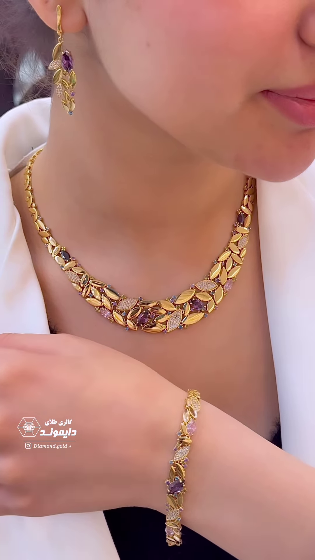 Exquisite Gold Necklace with Colorful Gemstone Accents