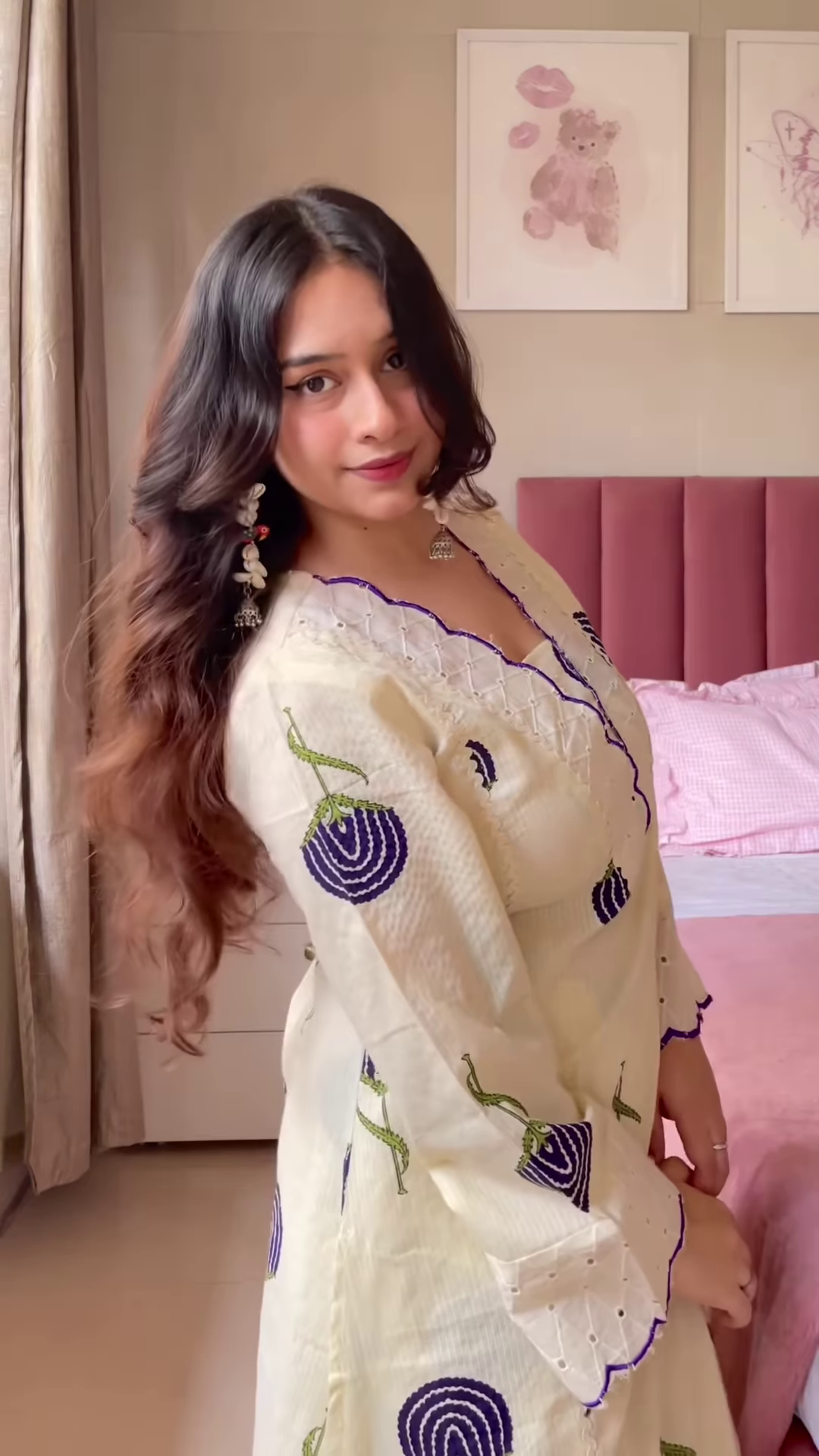 Cream Kurta with Black Embroidered Floral Dupatta – Elegant Ethnic Set for Women