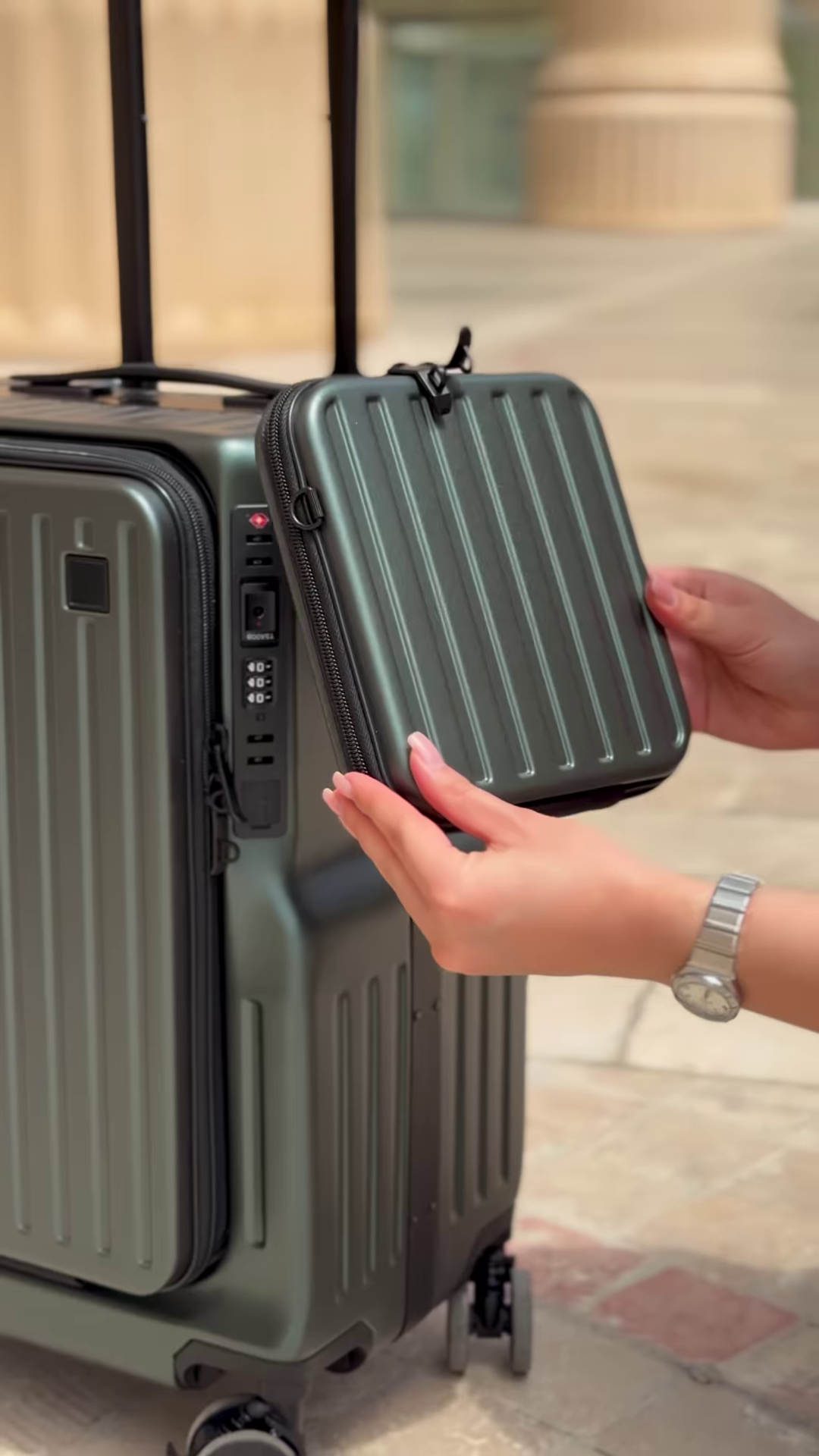 Expandable Carry-On Suitcase with Detachable Compartment and Spinner Wheels