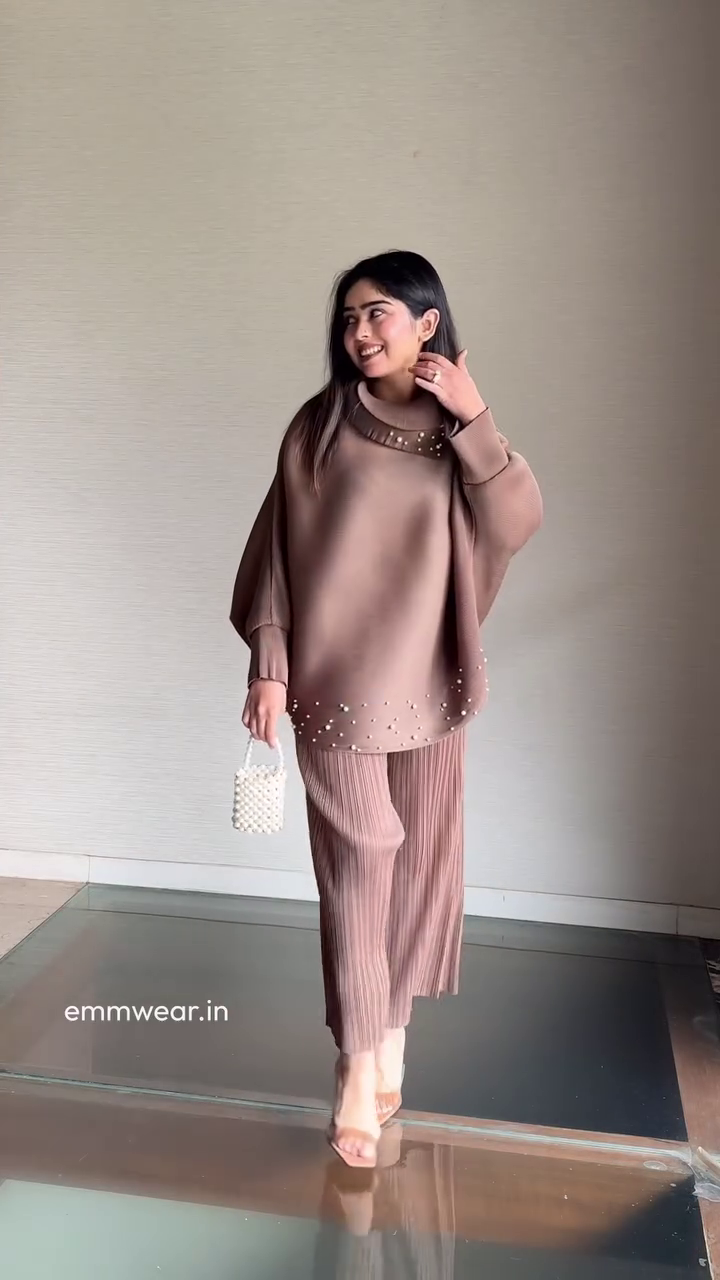 Elegant Women’s Co-Ord Set – Loose Fit Top and Straight Pants | Available in 4 Colors