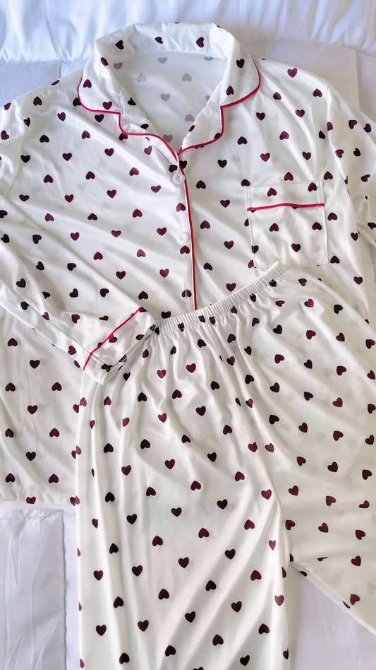 Comfortable Women’s Heart Print Long Sleeve Pajama Set with Contrast Piping