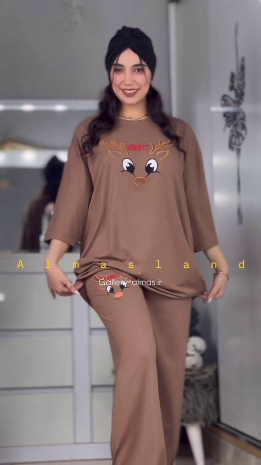 Cozy Reindeer Graphic Pajama Set with Long Sleeves and Pants