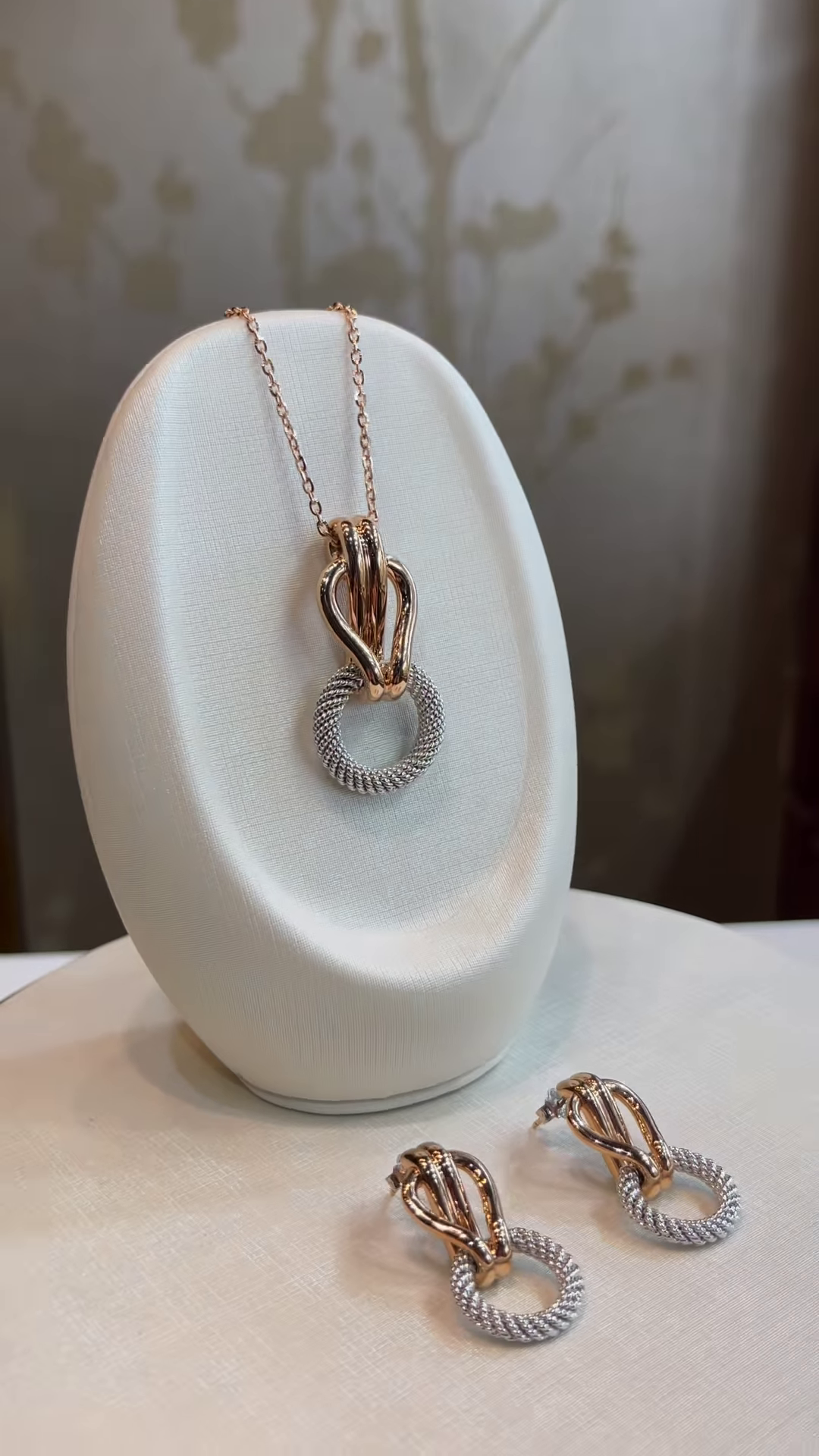 Elegant Two-Tone Intertwined Jewelry Set with Textured Cable Ring and Polished Accents