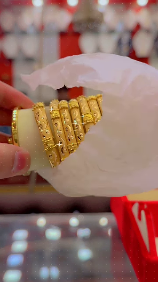 Elegant Gold-Toned bengals set